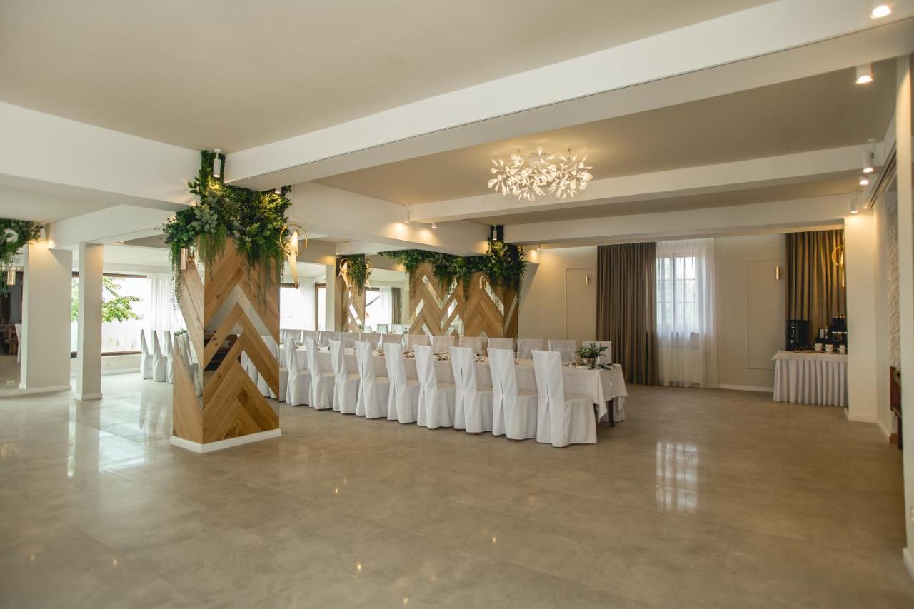 Zajazd ,,Pod Jeleniem" Okrajnik Exterior foto